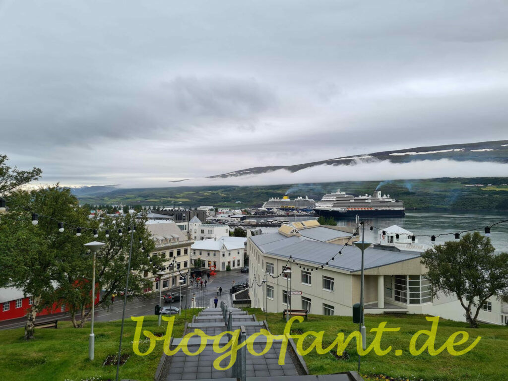 Akureyri auf eigene Faust