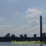 Düsseldorf, Rheintower, Turm, Rheinbrücke